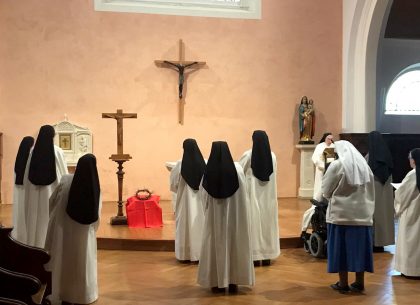 Un chemin de croix diffusé à la clinique